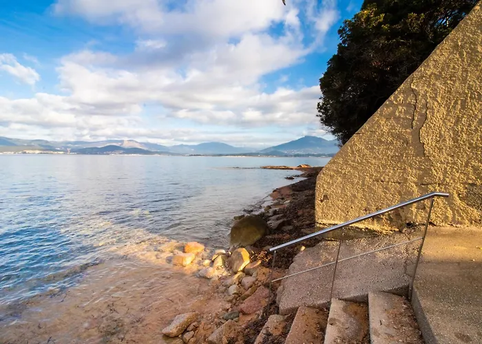 Pieds Dans L'eau Grosseto-Prugna